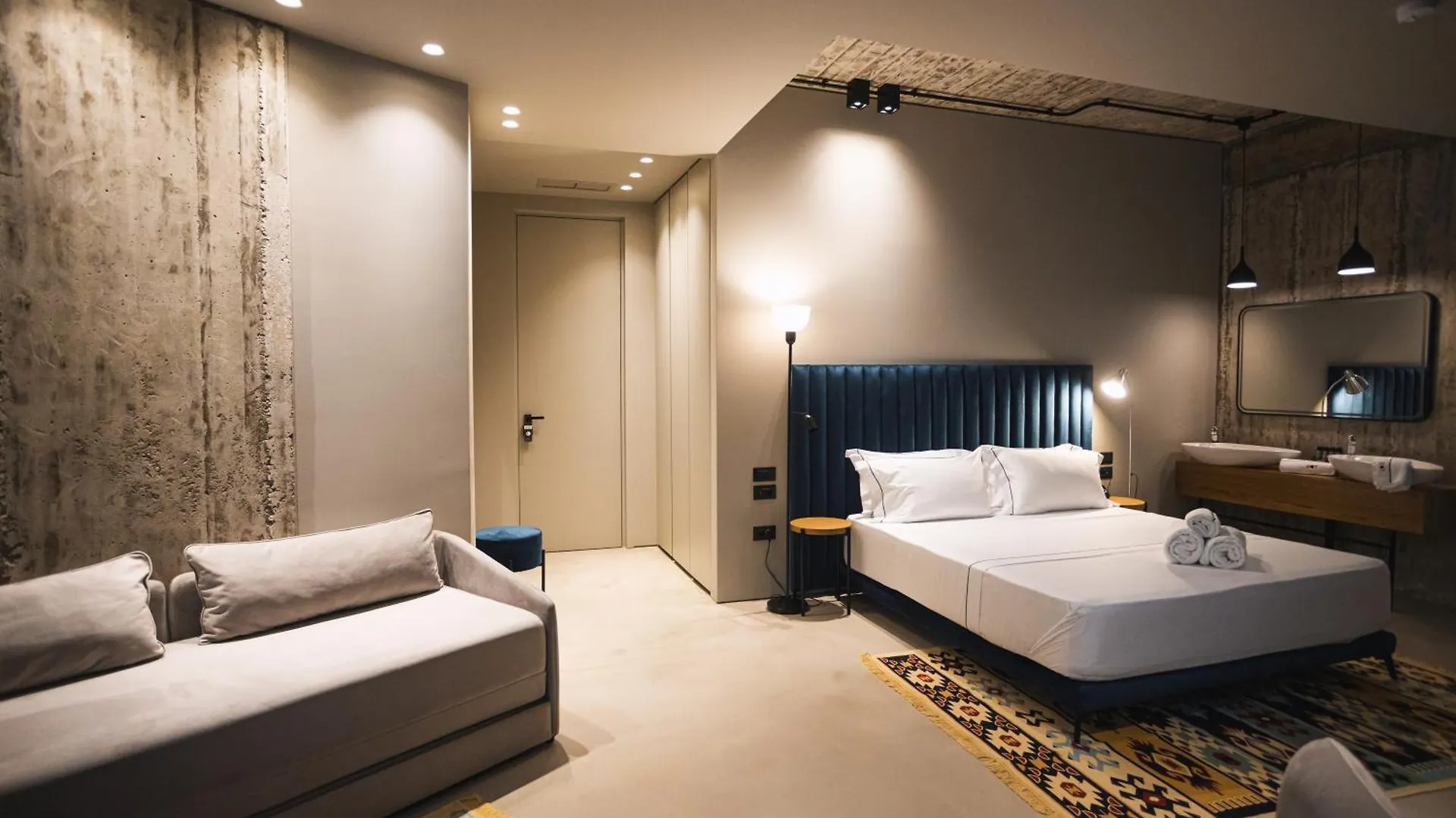 Dot Tradition Vlorë Hotel
